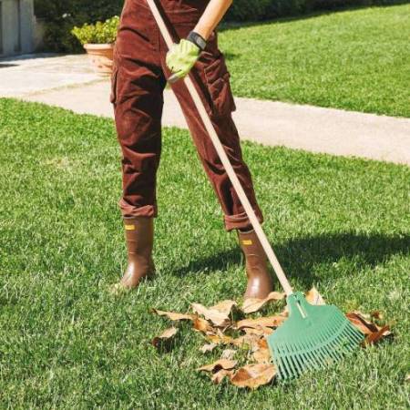 Scopa 25 denti - per erba e foglie - con manico in legno - 47 x 165 cm - Verdemax